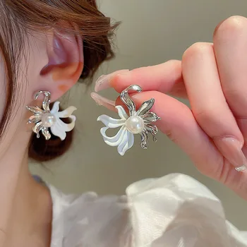 Проста личност перла цвете ухото нокти Южна Корея източната порта мода ниша темперамент висши обеци жени